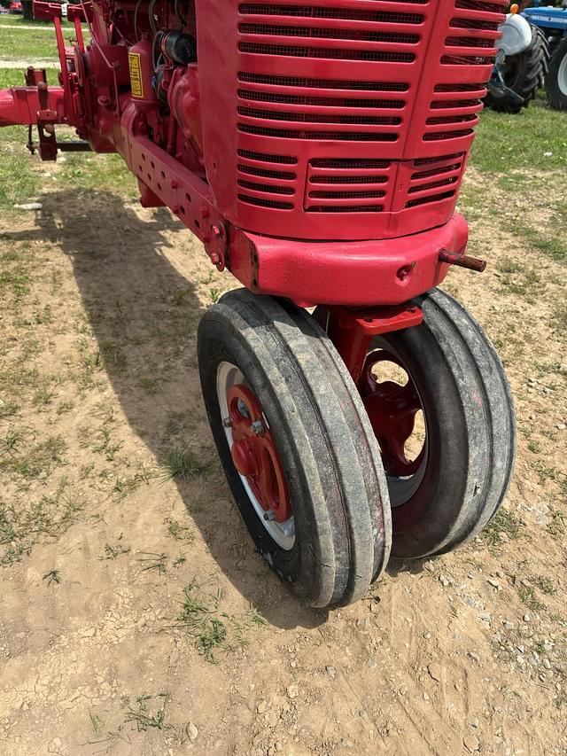 Image of Farmall Super H equipment image 3