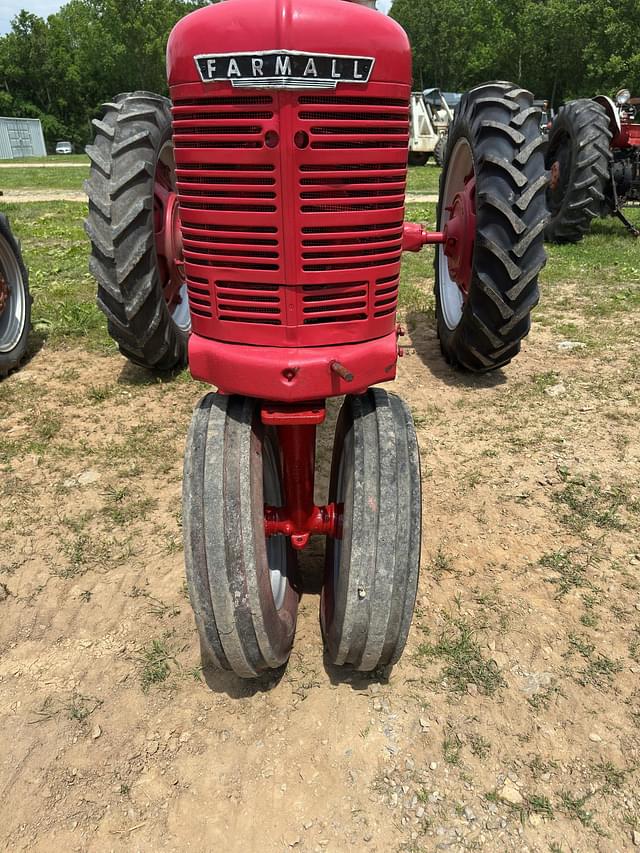 Image of Farmall Super H equipment image 1