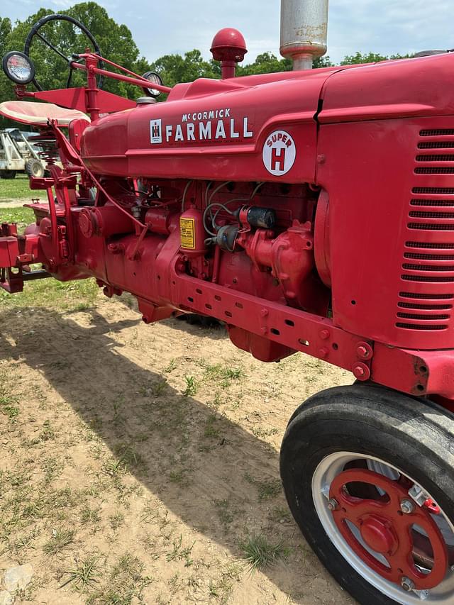 Image of Farmall Super H equipment image 4