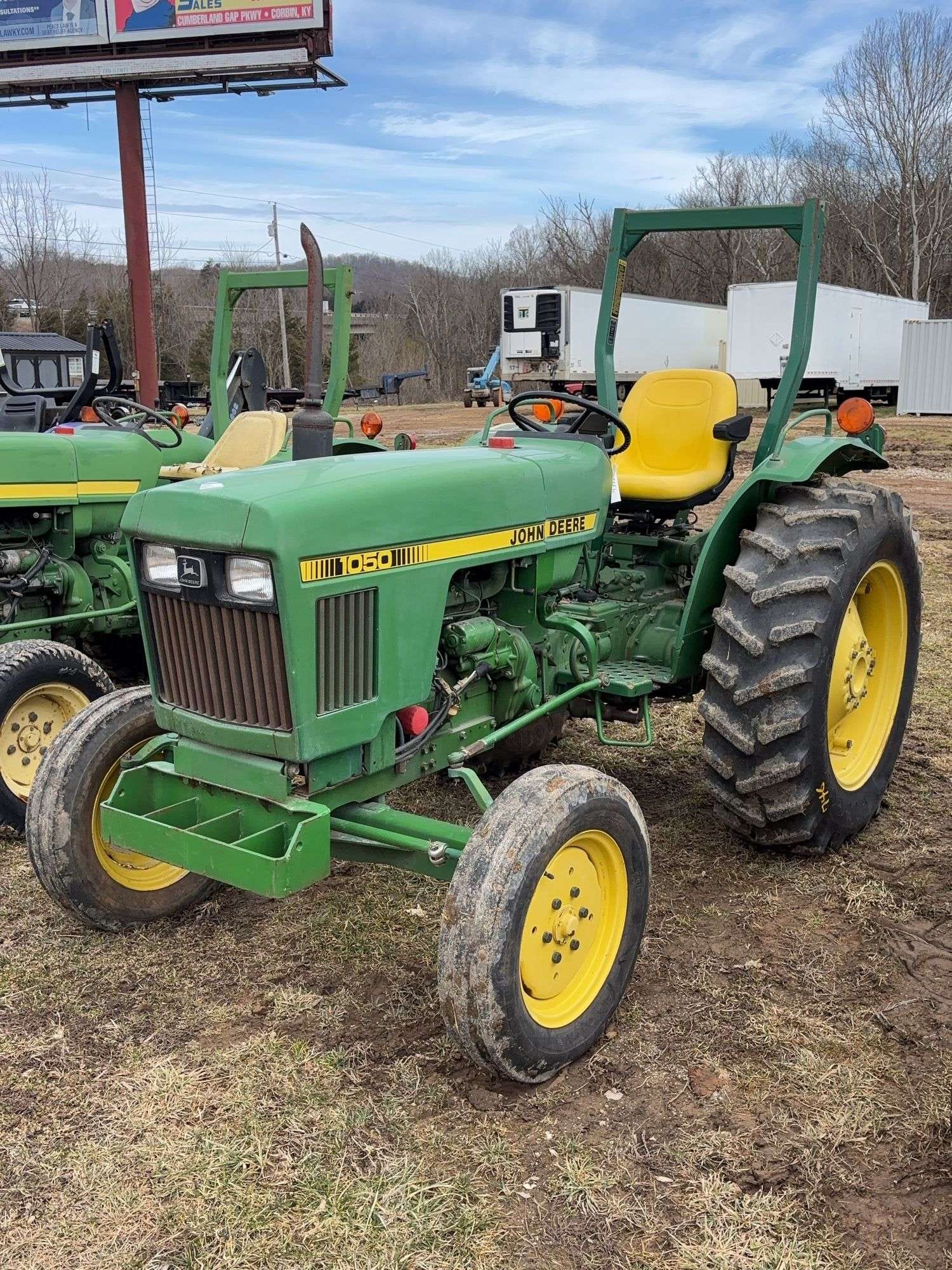 John Deere 1050 Equipment Image0