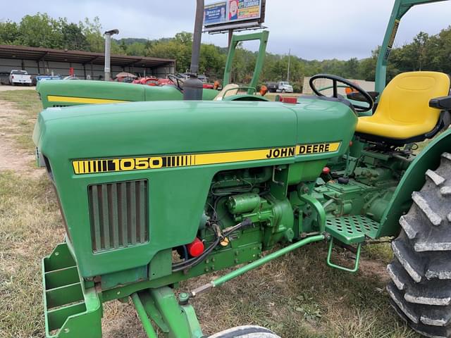 Image of John Deere 1050 equipment image 2