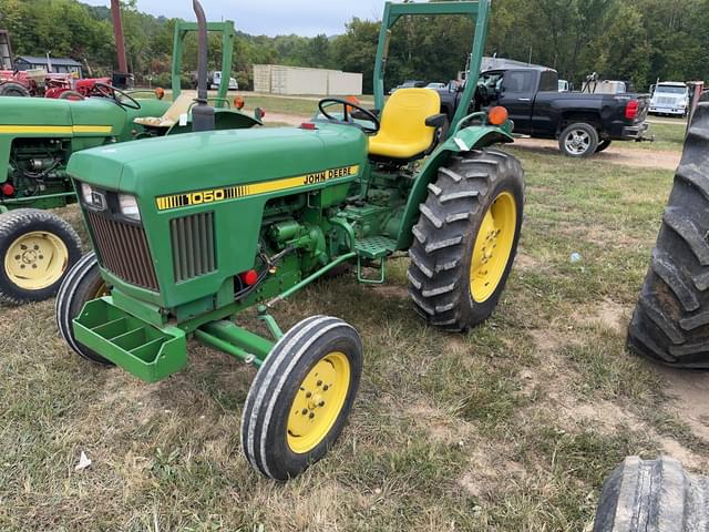 Image of John Deere 1050 equipment image 1