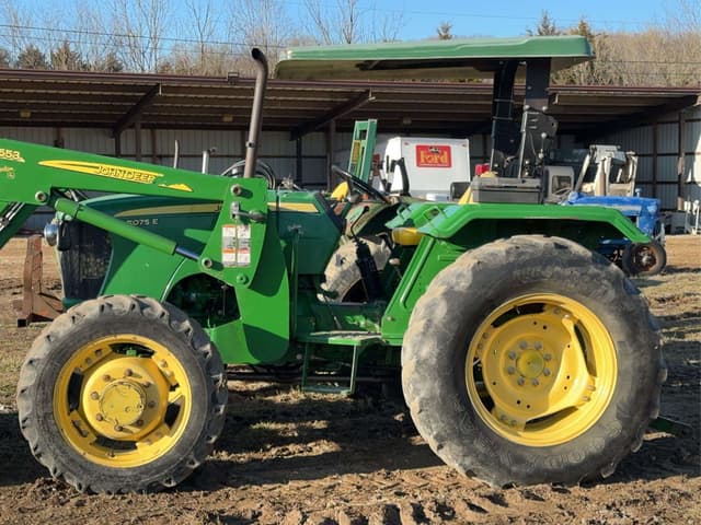 Image of John Deere 5075E equipment image 3