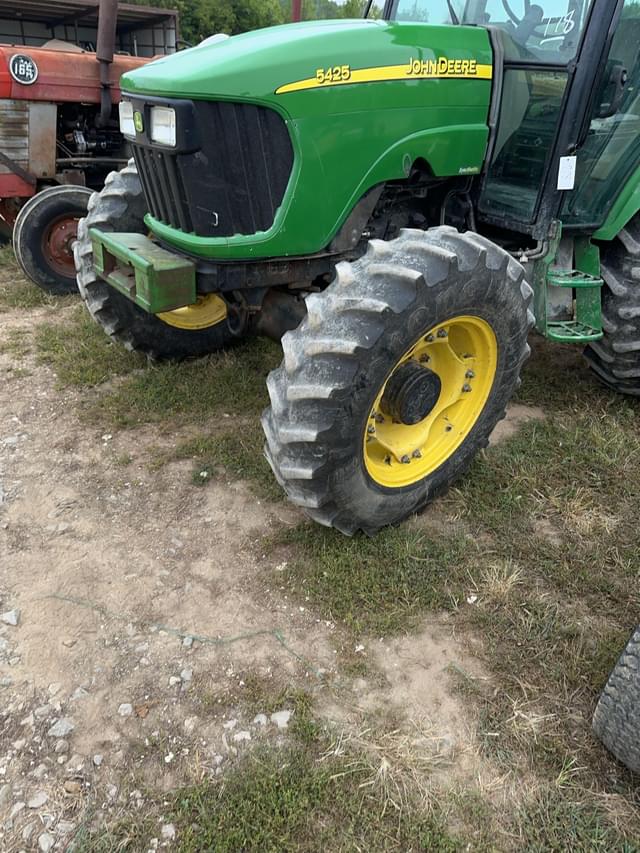 Image of John Deere 5425 equipment image 2