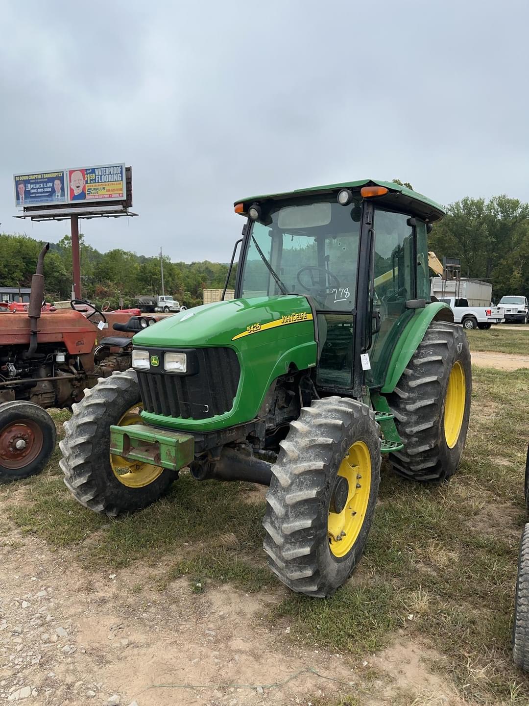Image of John Deere 5425 Primary image
