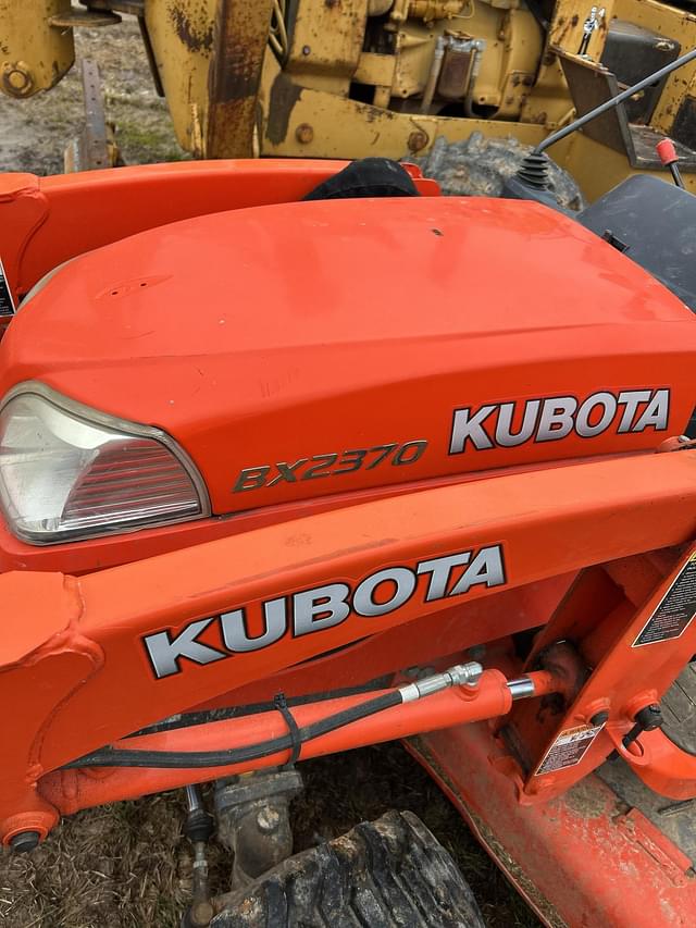 Image of Kubota BX2370 equipment image 4