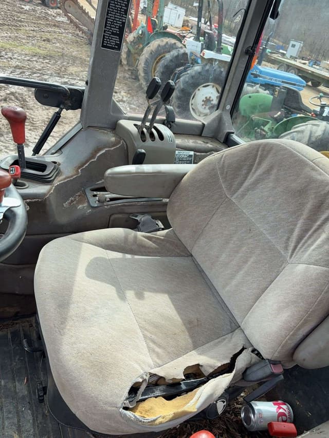 Image of Kubota M5700 equipment image 3