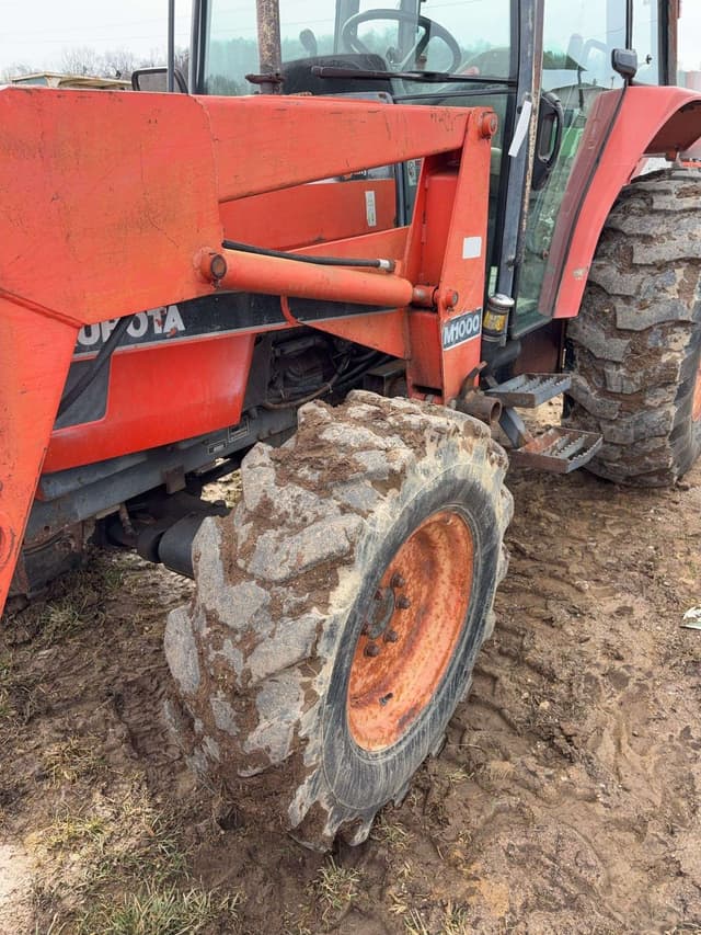 Image of Kubota M5700 equipment image 2