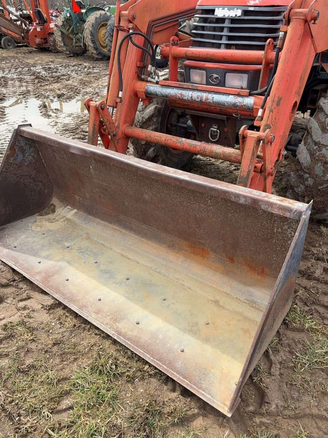 Image of Kubota M5700 equipment image 1