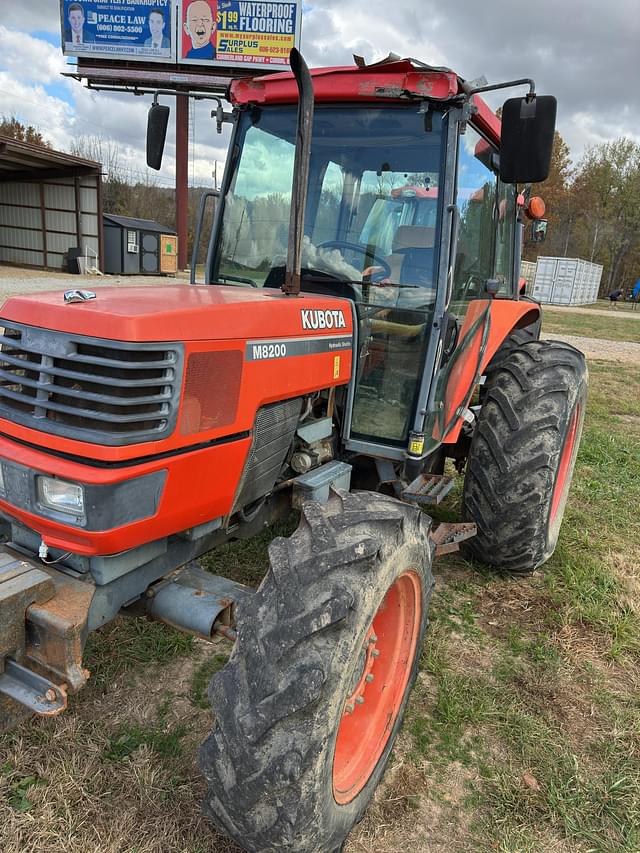 Image of Kubota M8200 equipment image 2