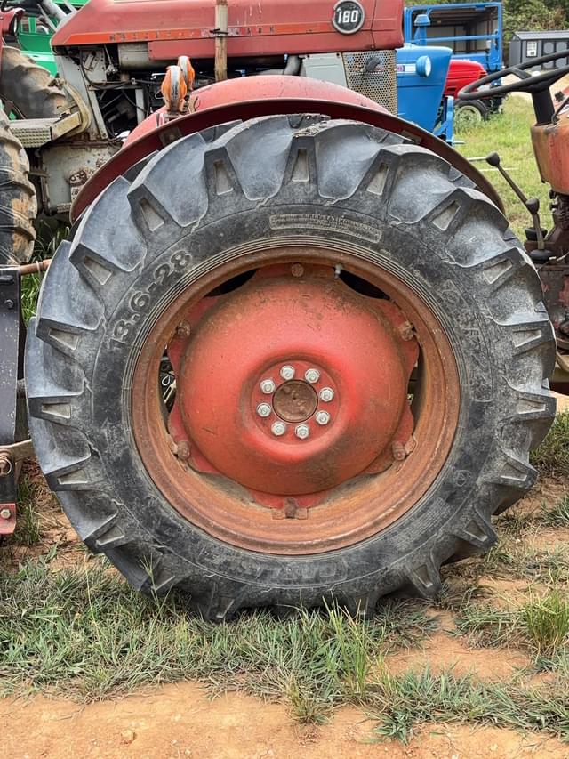 Image of Massey Ferguson 135 equipment image 4