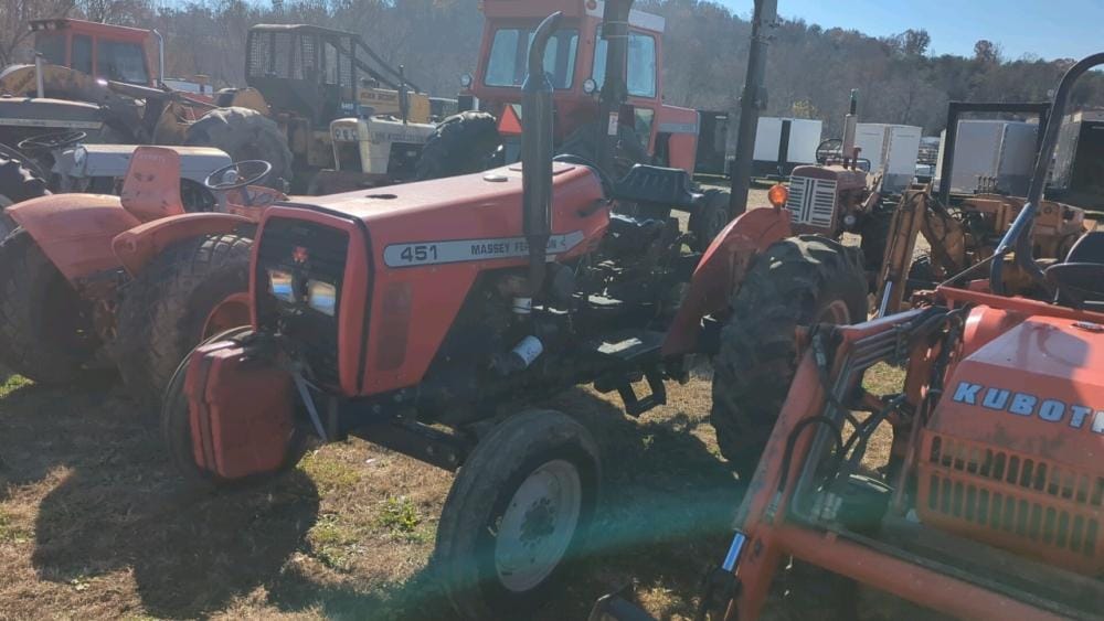 Main image Massey Ferguson 451