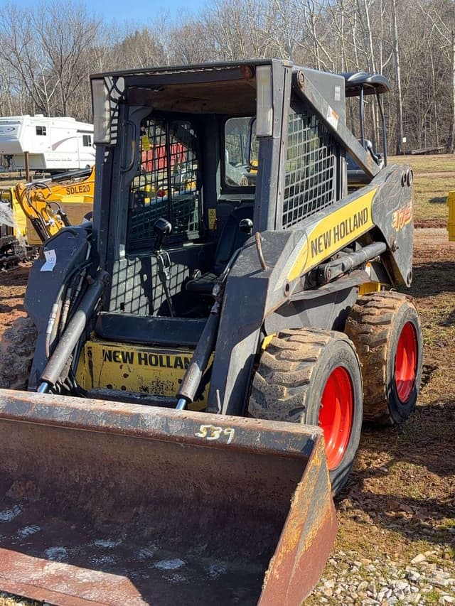 Image of New Holland L175 equipment image 1