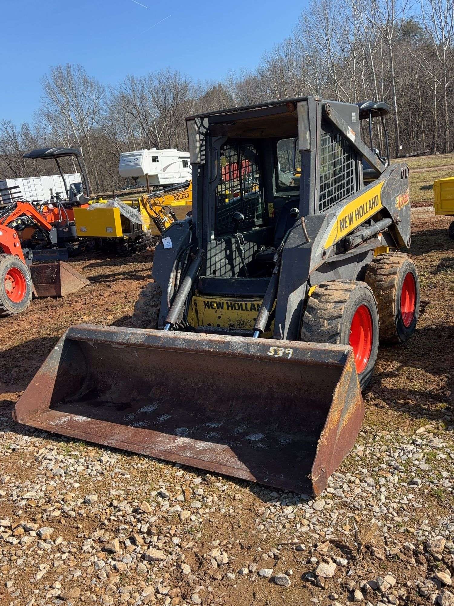 2009 New Holland L175 Equipment Image0