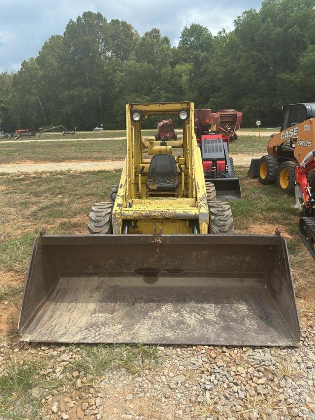 Image of New Holland L35 equipment image 1