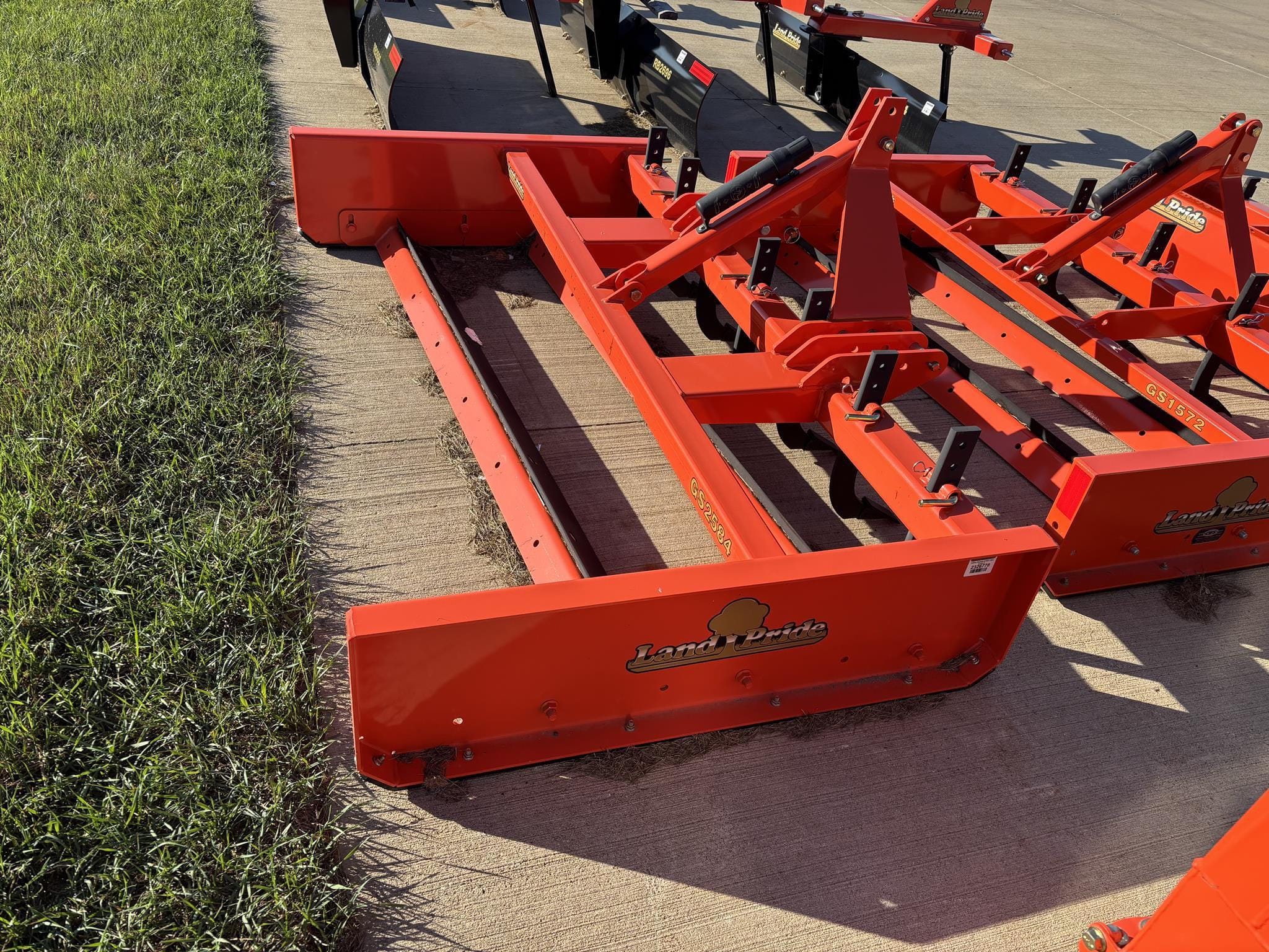 Land Pride GS2584 Equipment Image0