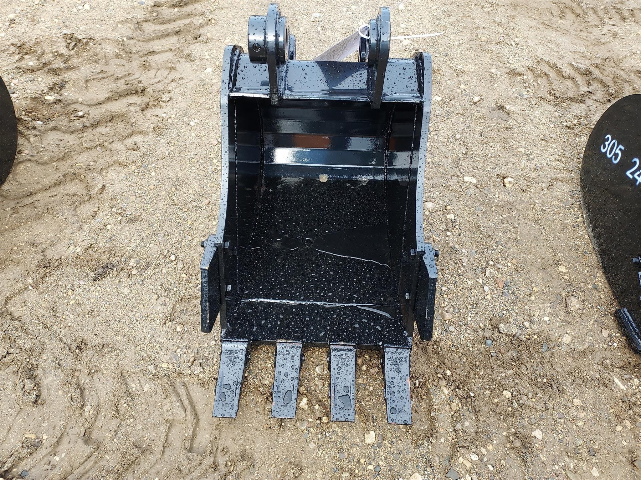 Main image Land Hero CAT305/306