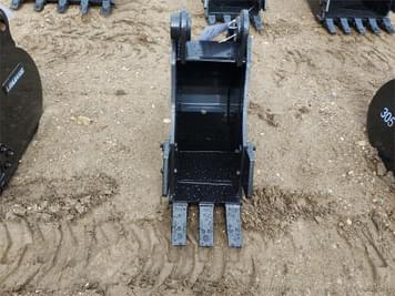 Main image Land Hero CAT305/306