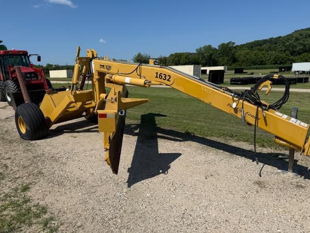 Image of Landoll 1632 equipment image 3