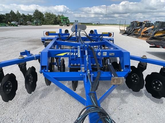 Image of Landoll 1910-11 equipment image 1