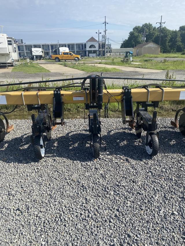 Image of Landoll 2012-38HCF94 equipment image 3