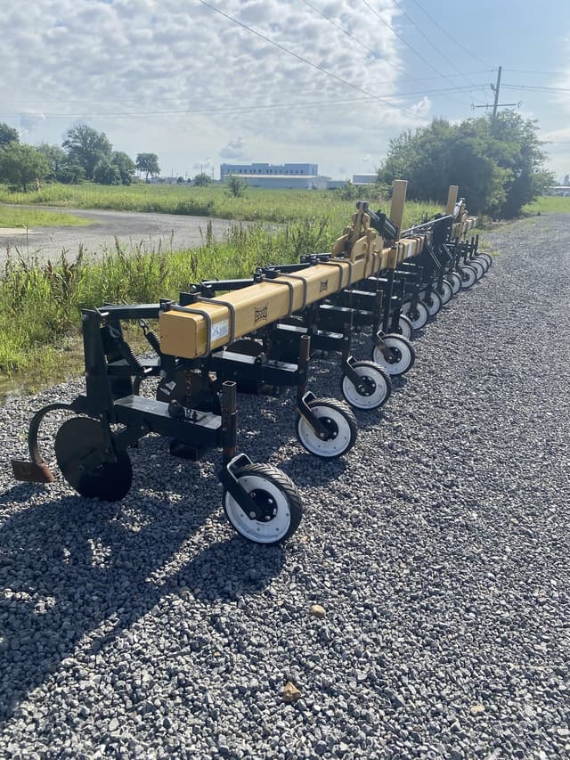 Image of Landoll 2012-38HCF94 equipment image 1