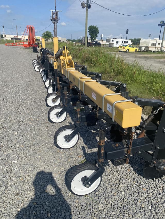 Image of Landoll 2012-38HCF94 equipment image 2