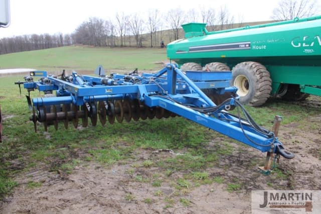 Image of Landoll 2110 equipment image 3