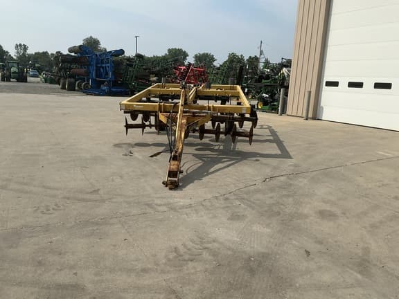 Image of Landoll 2205 equipment image 2