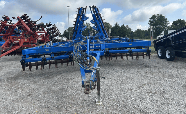 Image of Landoll 2211 equipment image 2