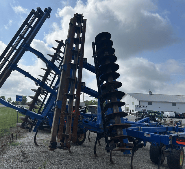 Image of Landoll 2211 equipment image 3