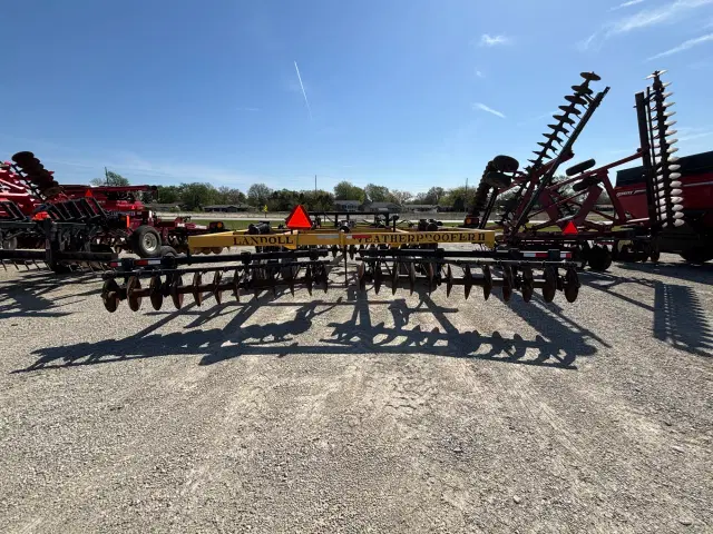 Image of Landoll 2320 equipment image 3
