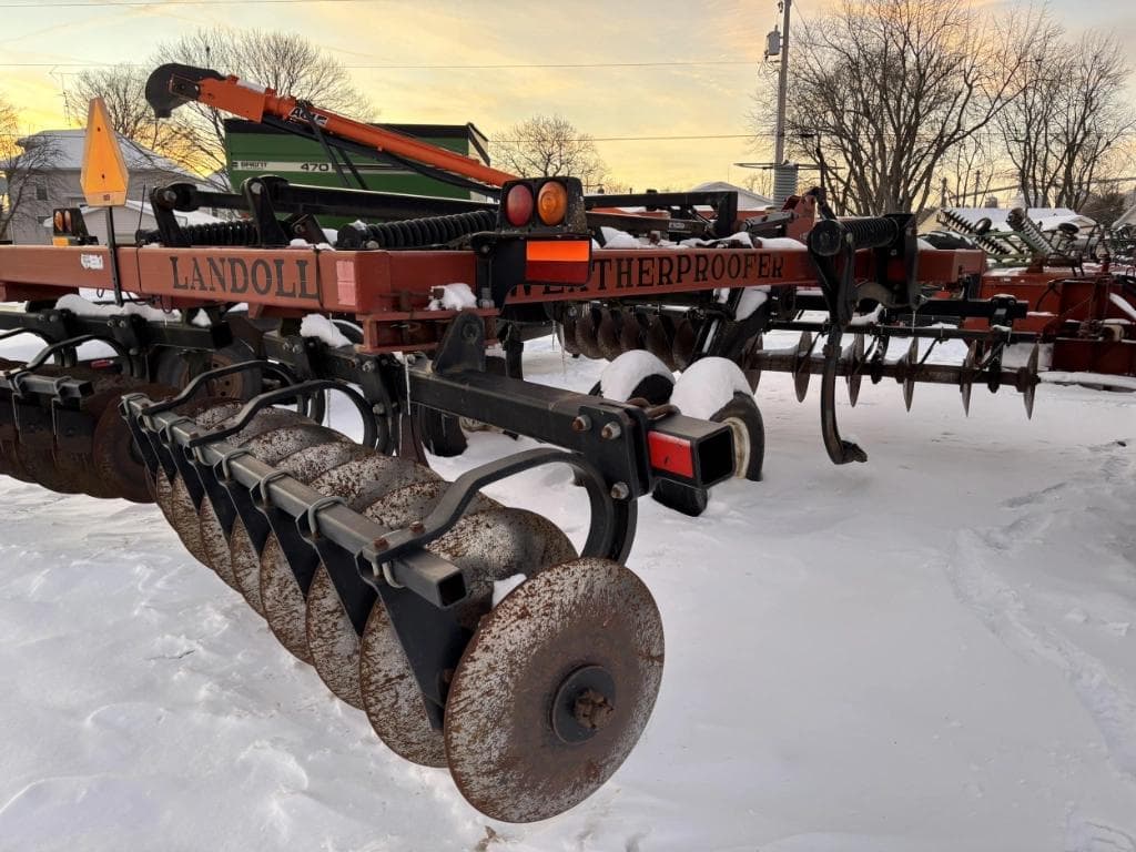 Image of Landoll 2320 Image 1