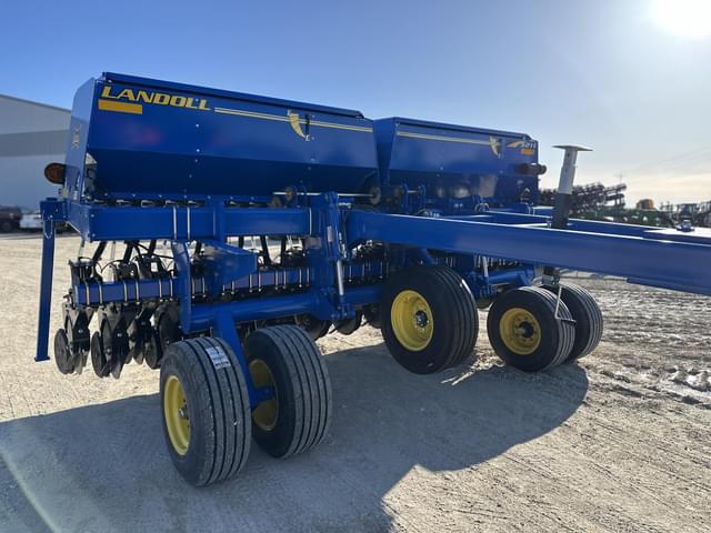 Image of Landoll 5211 equipment image 1