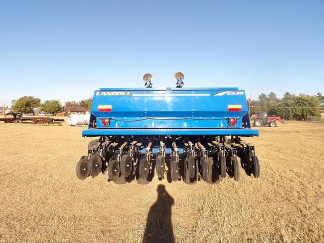 Image of Landoll 5530 equipment image 3