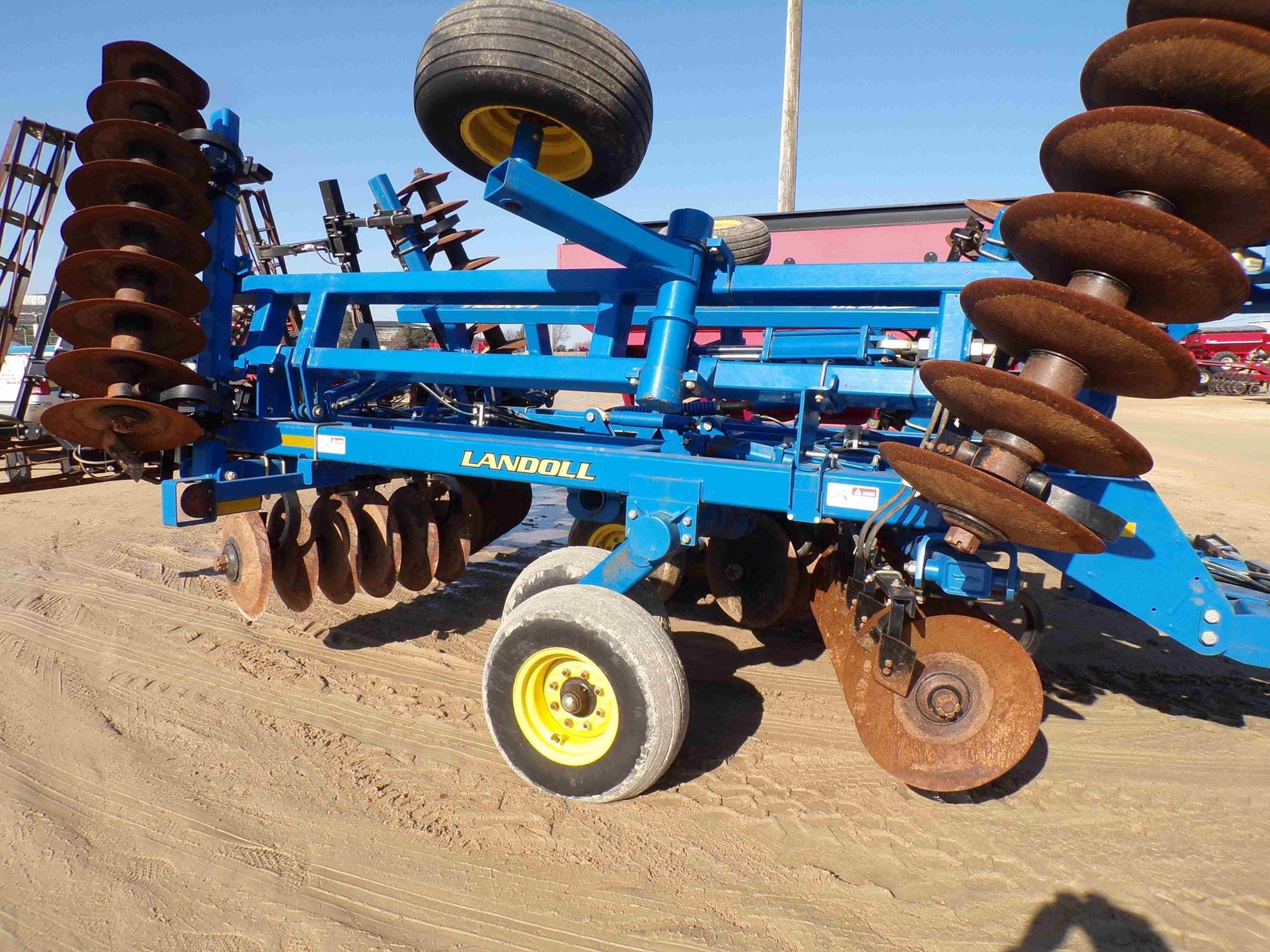 Landoll 6230 Equipment Image0