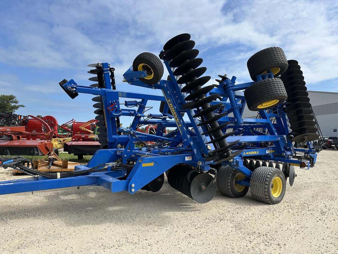 Image of Landoll 7530 Primary image