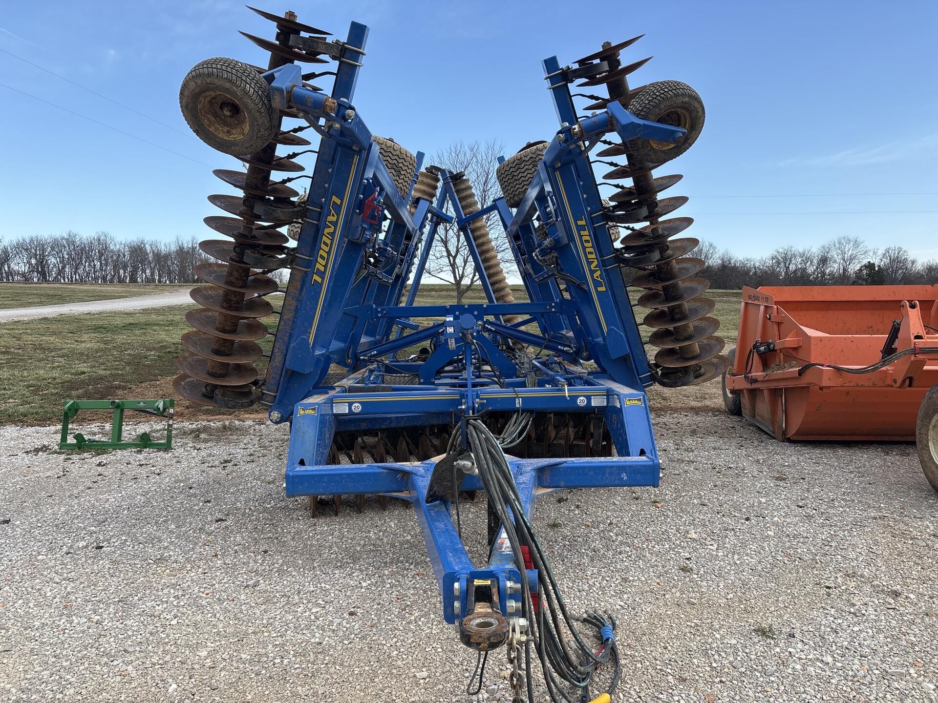 Landoll 7530 Equipment Image0