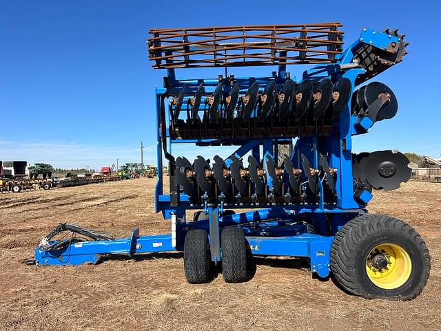 Image of Landoll 7832 equipment image 1