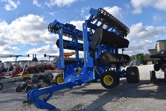 Image of Landoll 7833 equipment image 3