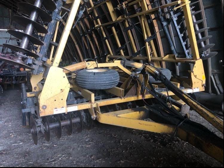 Landoll 850 Equipment Image0