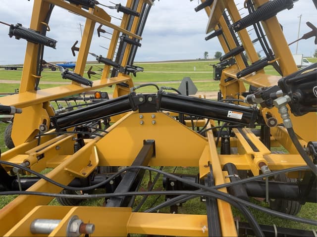 Image of Landoll 855-25 equipment image 4