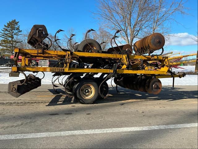 Image of Landoll 875 equipment image 3