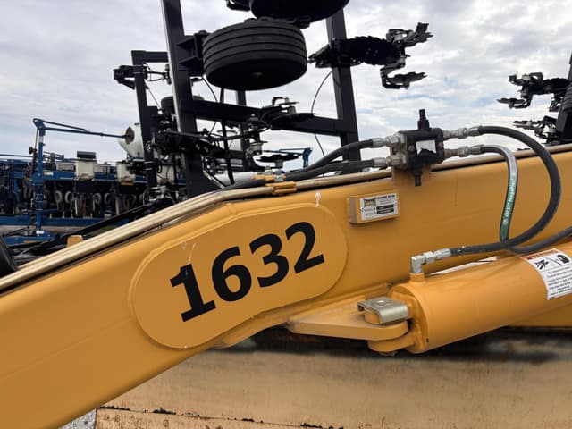 Image of Landoll 1632 equipment image 2