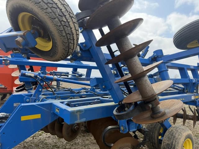 Image of Landoll 6230 equipment image 3