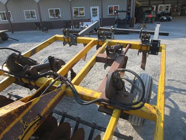 Image of Landoll Soil Master equipment image 3