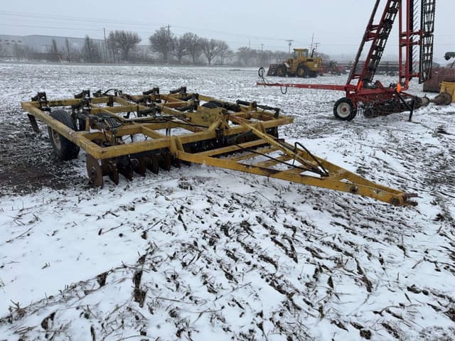 Image of Landoll Soil Master equipment image 2