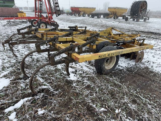 Image of Landoll Soil Master equipment image 3