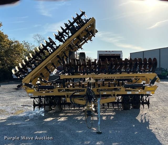 Image of Landoll 876-40-C equipment image 1