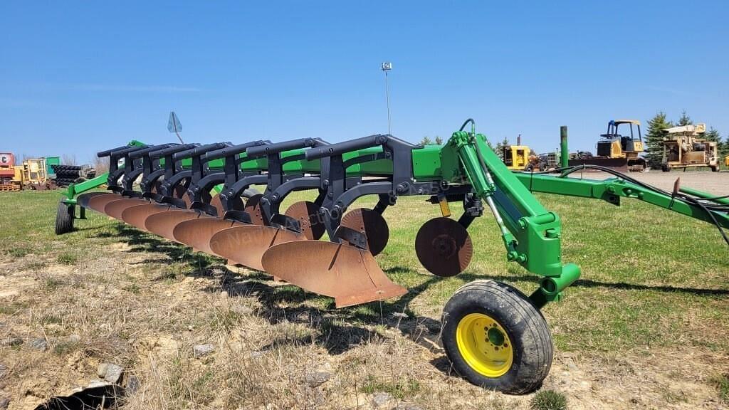 Image of John Deere 3710 Primary image